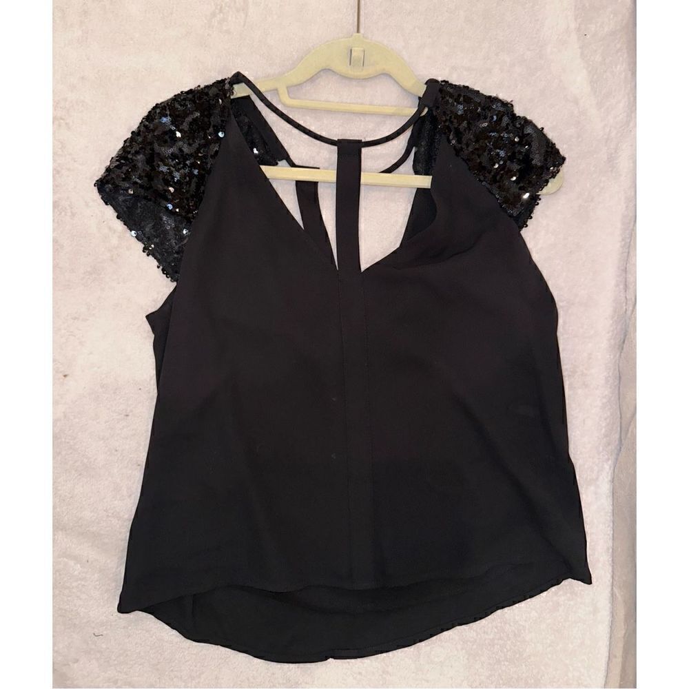 Women’s blouse from BCBG MAXAZRIA size S with sequins on shoulders